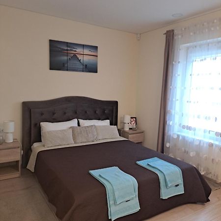 Liux Apartamentai Kaunas Exteriör bild