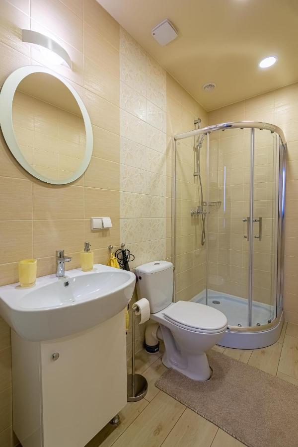 Liux Apartamentai Kaunas Exteriör bild